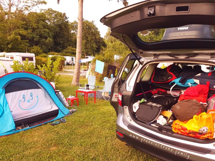 #FreeElectrons.Family - camping road trip Europe 2 parking