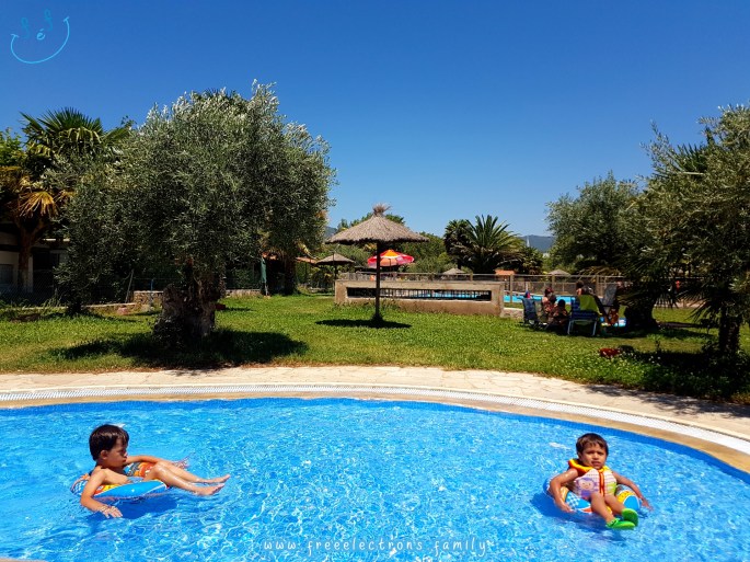 #FreeElectrons.Family - camping road trip Europe 2 swim pool
