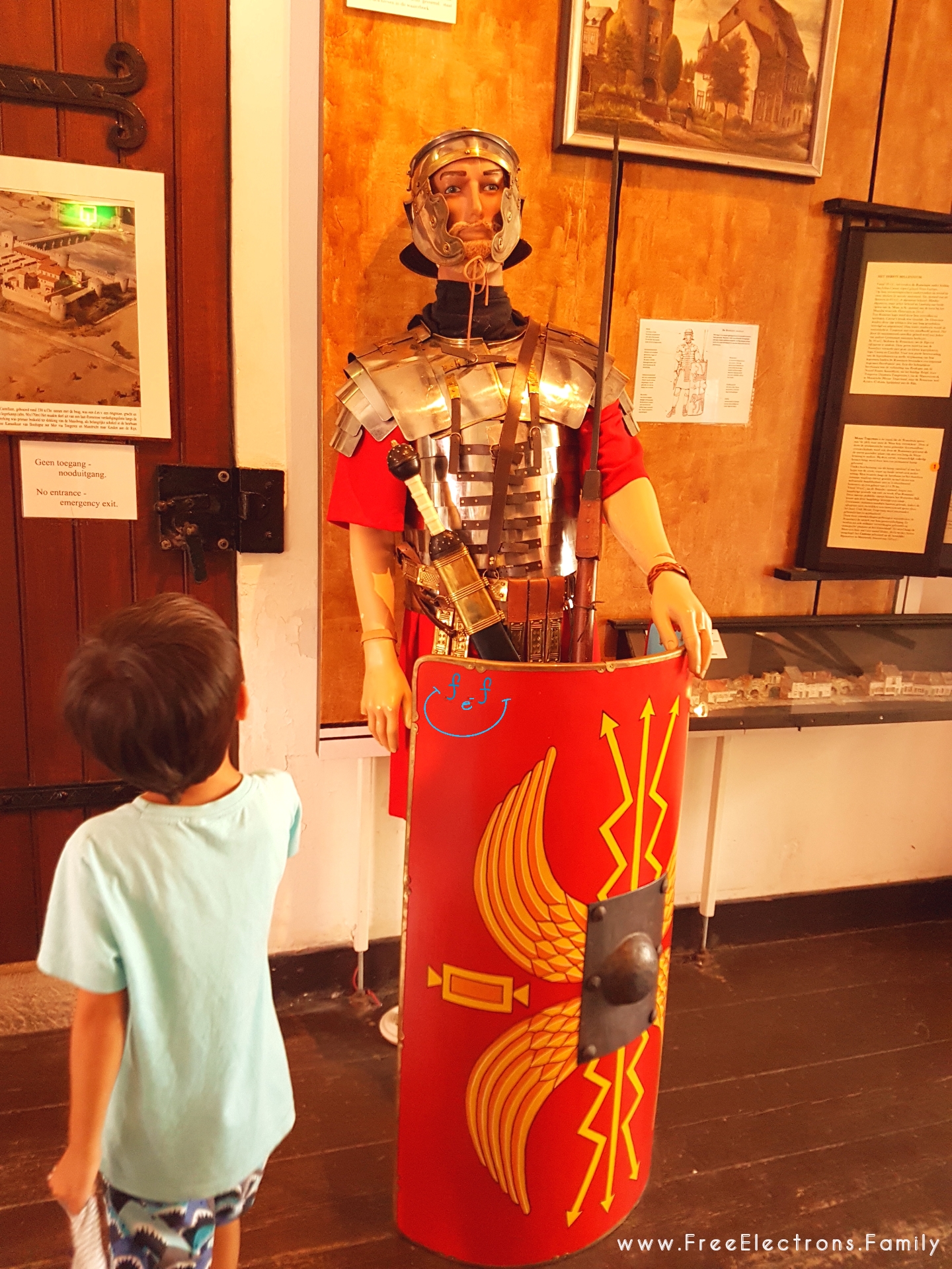 A life-size model of a Roman soldier in full regalia at the FREE museum of Helpoort (the Gate of Hell). 

#FreeElectrons.Family - camping road trip Europe Maastricht