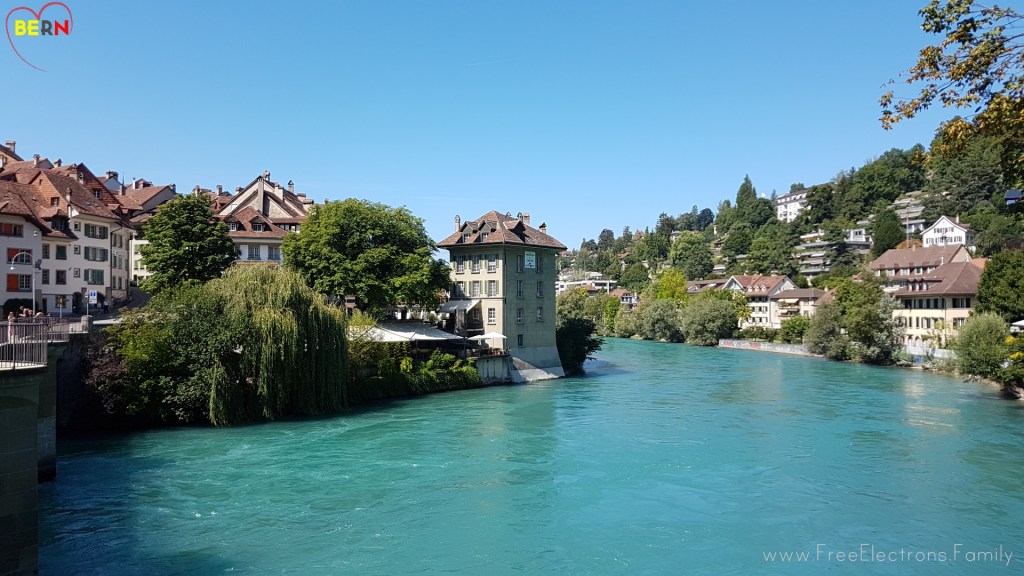 The crystal-clear turquoise waters of the Aare river.
www.FreeElectrons.Family 
